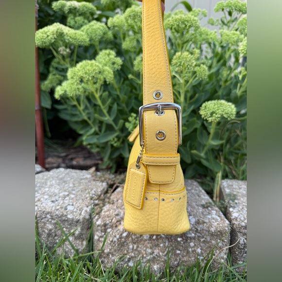🚨‼️🚨SOLD ‼️🚨‼️Vintage Coach Baguette Bag Pastel Yellow - Picture 5 of 15